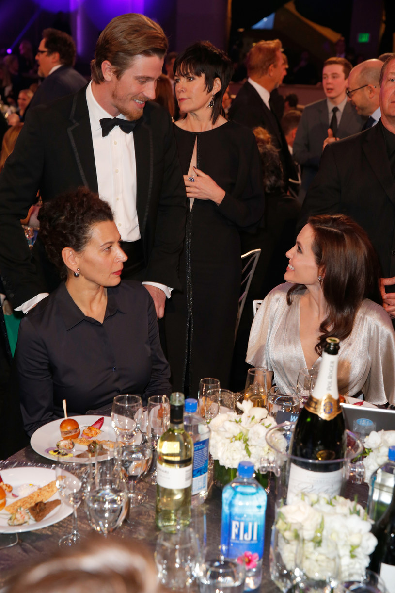 Angelina Jolie i Garrett Handlund na jednej z imprez, 2015 rok /Joe Scarnici /Getty Images