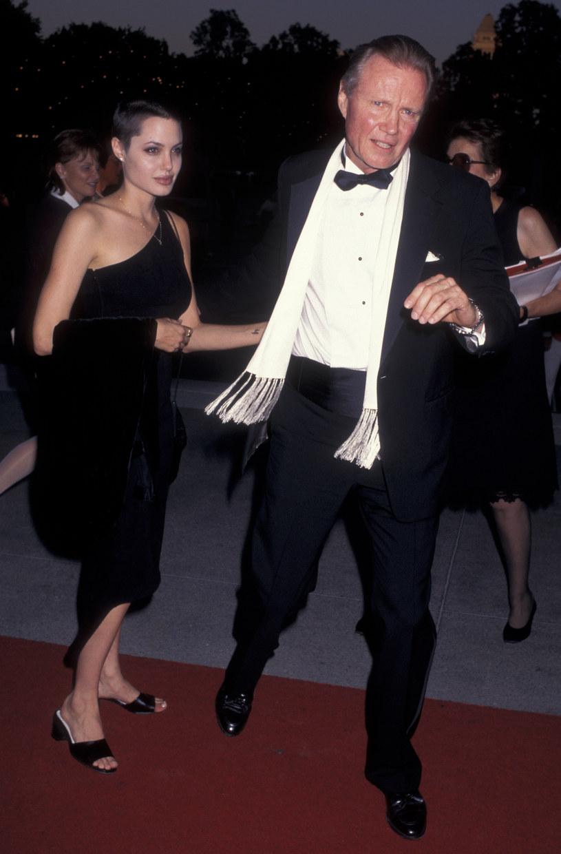Angelina Jolie i Jon Voight w 1997 roku /Ron Galella, Ltd. / Contributor /Getty Images