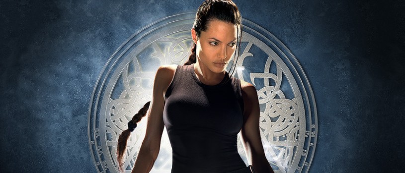 Angelina Jolie jako Lara Croft na platach filmu "Tomb Raider" z 2001 roku /materiały prasowe
