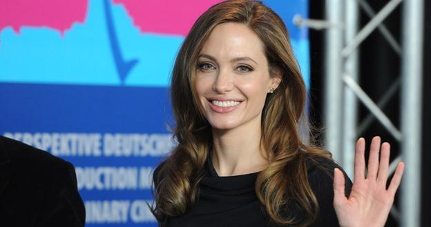 Angelina Jolie ma jeden z najpiękniejszych uśmiechów w Hollywood /AFP