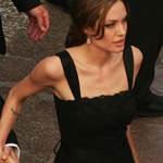 Angelina Jolie okradziona z sukien