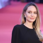 Angelina Jolie po raz pierwszy pokazuje blizny po mastektomii