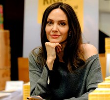 Angelina Jolie wydała książkę dla młodzieży    