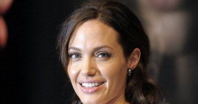 Angelina Jolie zarobiła w zeszłym roku blisko 27 milionów dolarów /AFP