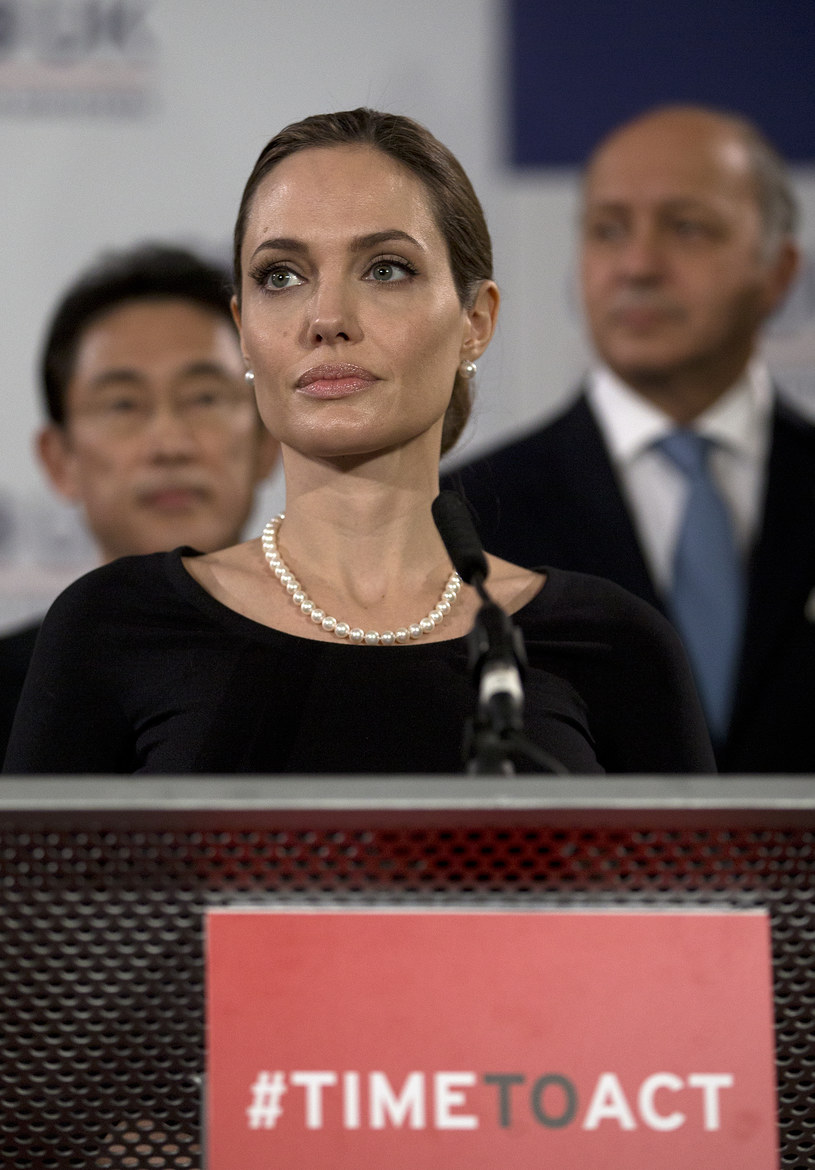 Angelina Jolie /Scarff /Getty Images
