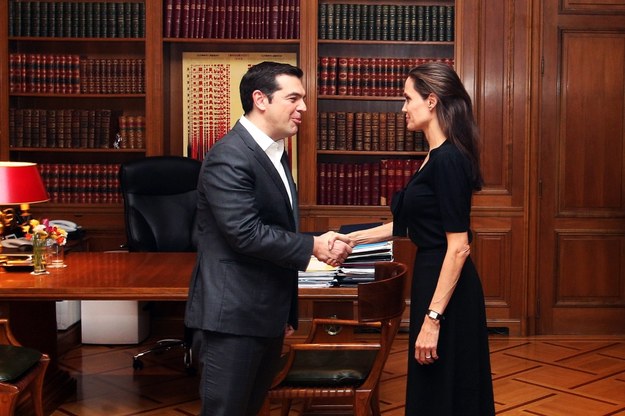 Angelinę Jolie przyjął grecki premier Alexis Cipras /ALEXANDROS BELDES /PAP/EPA