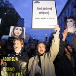 "Ani jednej więcej". Protesty w całej Polsce po śmierci 30-letniej Izabeli