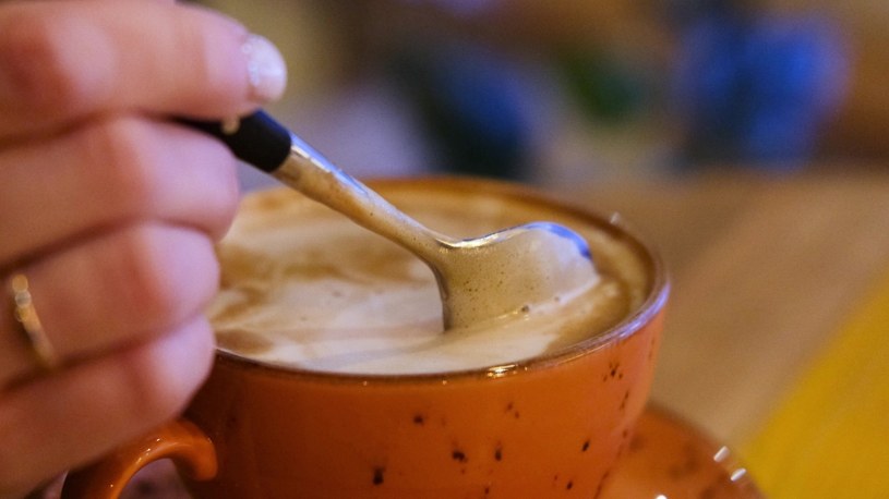 Ani kardamon, ani cynamon. Kawa z innym zdrowym dodatkiem chroni serce i obniża poziom cukru