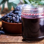 Ani porzeczkowy, ani winogronowy. Pij ten mniej znany sok, by oczyścić organizm, chronić serce i wzrok