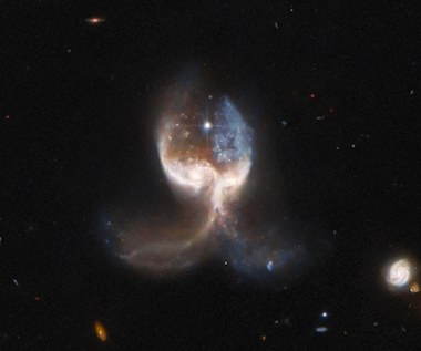 Anielskie Skrzydła. Wyjątkowe odkrycie teleskopu Hubble'a 