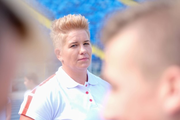 Anita Włodarczyk podczas treningu z młodzieżą na Stadionie Śląskim w Chorzowie, 5 kwietnia 2019 /Hanna Bardo /PAP