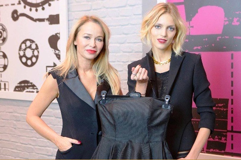 Anja Rubik podarowała WOŚP sukienkę, w której zagrała w reklamie APARTU /Styl.pl/materiały prasowe