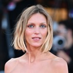 Anja Rubik w zmysłowym body zachwyciła w Paryżu. O tej stylizacji mówi cały internet