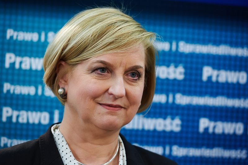 Anna Fotyga bez retuszu /Adam Warżawa /PAP