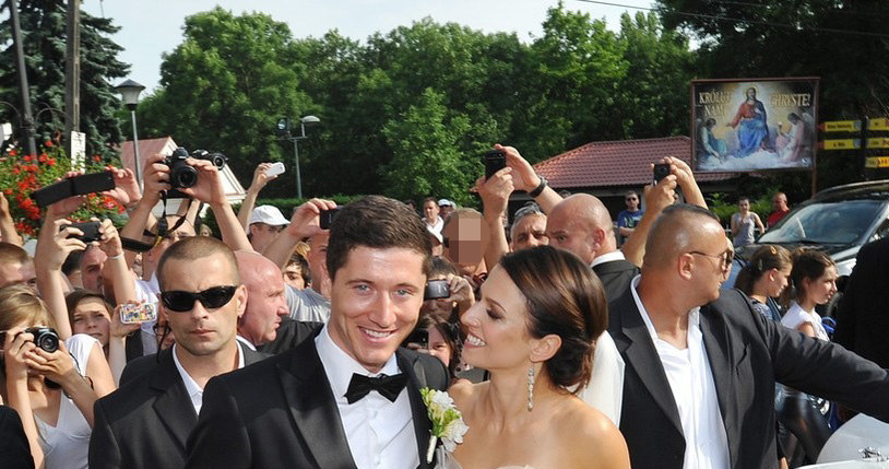Anna i Robert Lewandowscy w dniu swojego ślubu /East News
