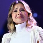 Anna Karwan wbiegła na scenę i nagle go przytuliła. Na wszystko patrzyła żona
