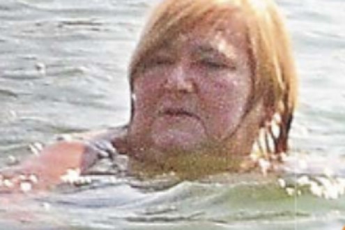 Anna Komorowska pływająca w jeziorze/ Źródło: Super Express /Super Express /Super Express