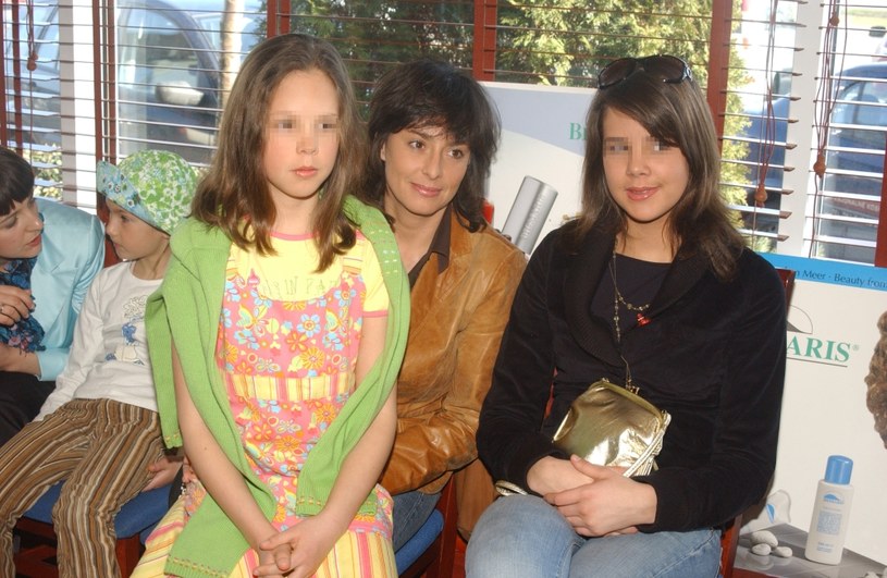 Anna Korcz z córkami, zdjęcie sprzed lat /MWMedia