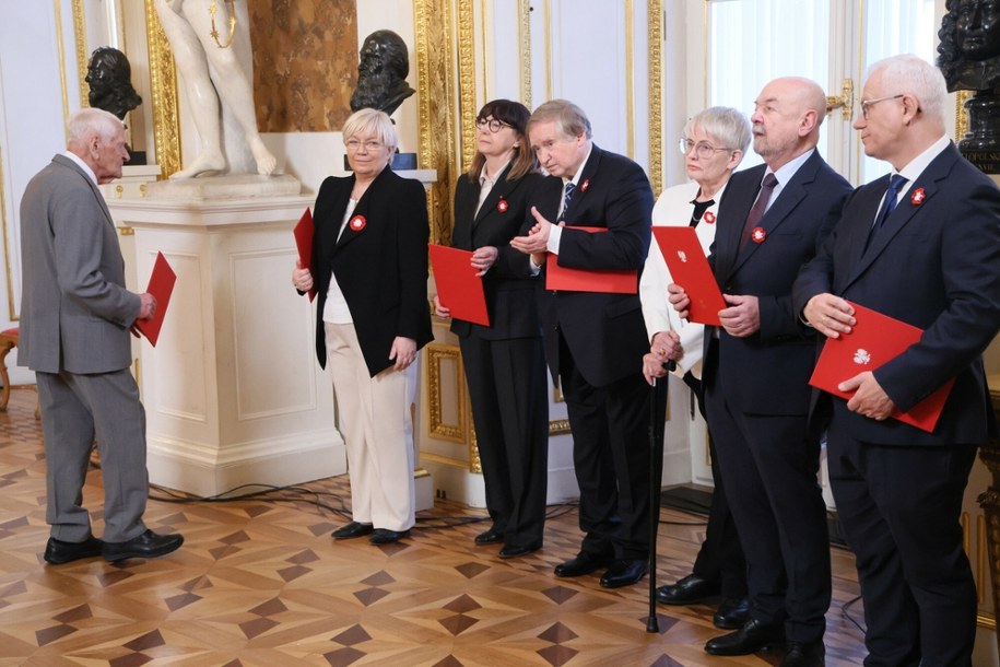 Anna Łabno, Barbara Piwnik, Józef Zych, Julia Przyłębska, Ryszard Legutko, Ryszard Piotrowski i Marek Jurek - pierwsze osoby powołane do Rady Nowej Konstytucji /	Wojciech Olkuśnik /East News