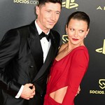 Anna Lewandowska "kradnie show" na gali Złotej Piłki? Ludzie kpią: "Makijaż i fryzura nietrafione", "Policzki skradły show" 