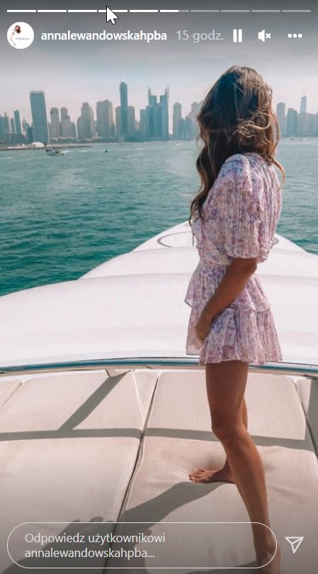 Anna Lewandowska na pokładzie jachtu   /https://www.instagram.com/annalewandowskahpba/ /Instagram