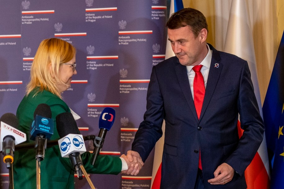 Anna Moskwa i Martin Puta podczas piątkowej konferencji prasowej /Martin Divisek /PAP/EPA