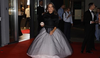 Anna Mucha niczym księżniczka w odcinku specjalnym "TzG". Nie przyszła z pustymi rękami