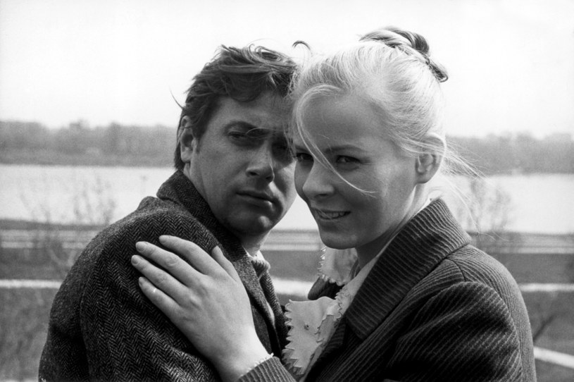 Anna Nehrebecka i Janusz Gajos w filmie "Mały" (1970) /Bauer /AKPA