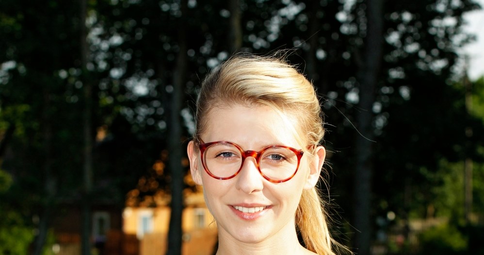 Anna Smołowik na planie serialu "Blondynka" / Podlewski /AKPA