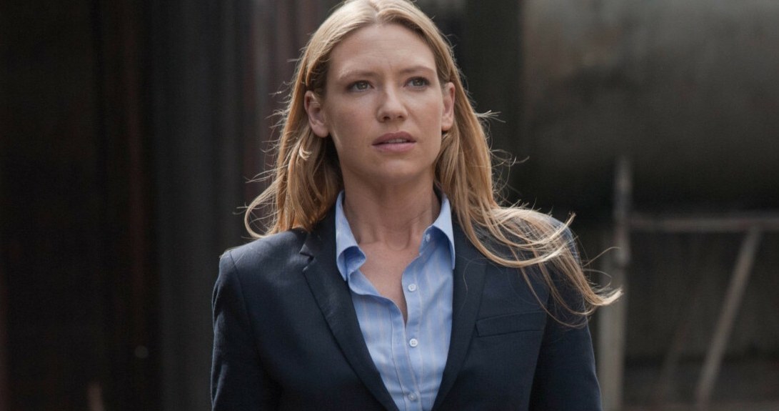 Anna Torv w serialu "Fringe" /Everett Collection /East News