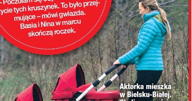 Anna z córeczkami na spacerze /- /Dobry Tydzień