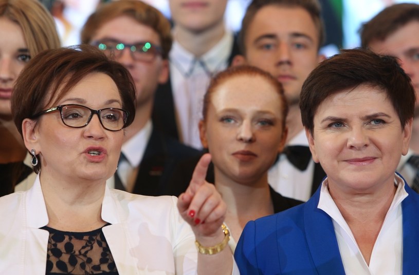Anna Zalewska i Beata Szydło podczas obchodów Dnia Edukacji Narodowej w KPRM /Fot. Michal Dyjuk /Agencja FORUM