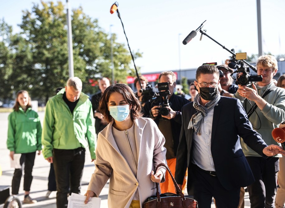 Annalena Baerbock przed rozmowami koalicyjnymi /FILIP SINGER /PAP/EPA
