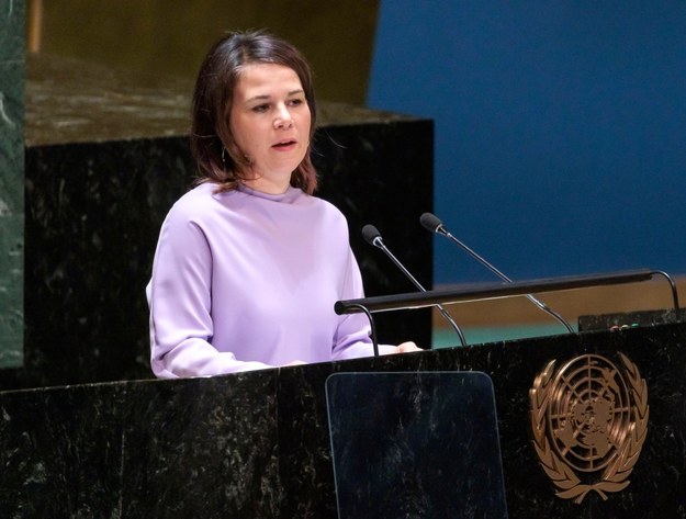 Annalena Baerbock przemawia na nadzwyczajnej sesji ONZ /JUSTIN LANE /PAP/EPA