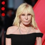 Anne Hathaway i Donatella Versace razem na premierze filmu. Wyglądały obłędnie