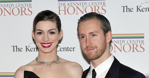 Anne Hathaway i jej świeżo poślubiony mąż Adam Shulman /Pool /Getty Images