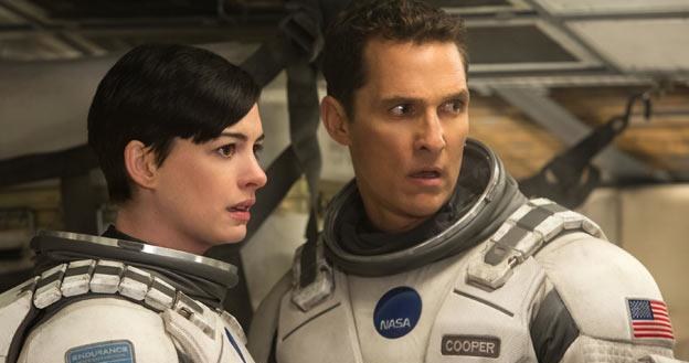 Anne Hathaway i Matthew McConaughey w filmie "Interstellar" /materiały dystrybutora