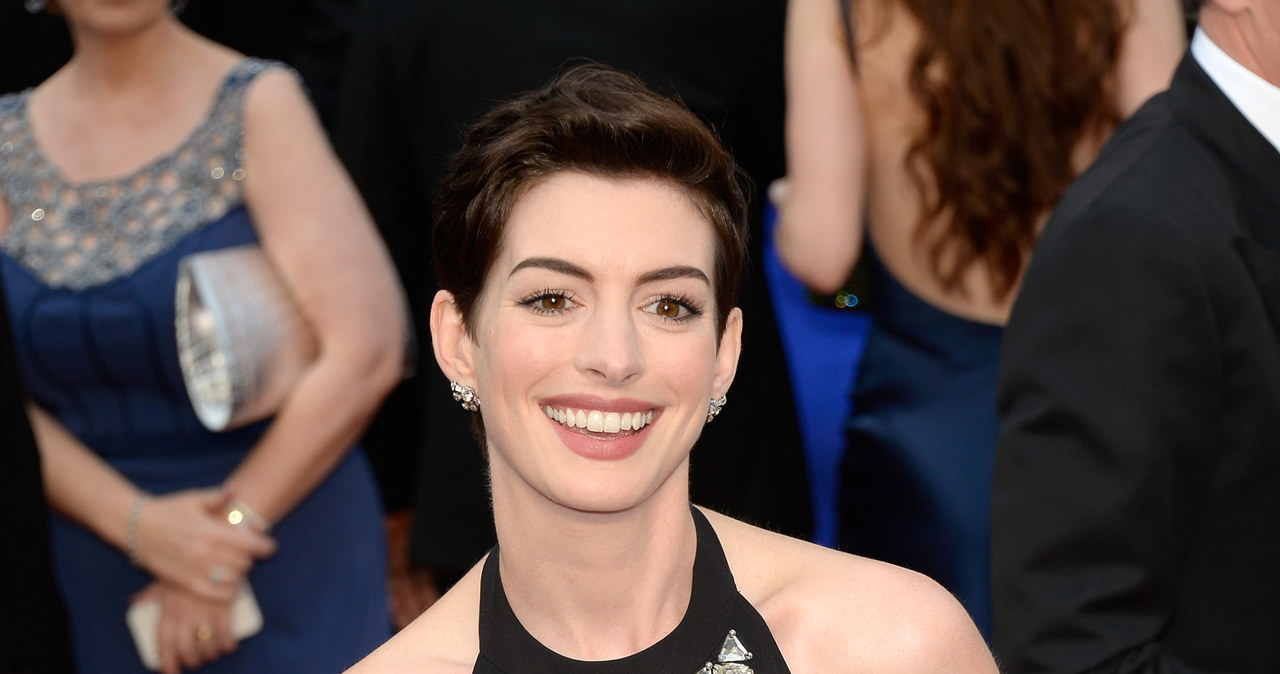 Anne Hathaway podczas Oscarów /Kevork Djansezian /Getty Images