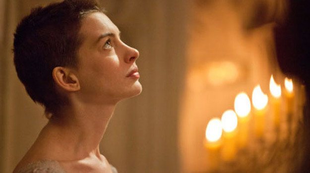 Anne Hathaway w filmie "Les Miserables" /materiały dystrybutora