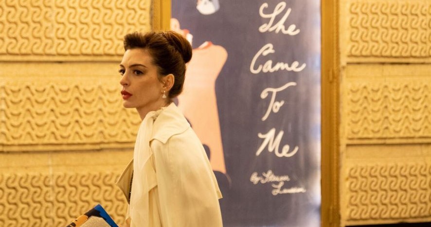 Anne Hathaway w filmie "She Came to Me" /Vertical Entertainment /materiały prasowe