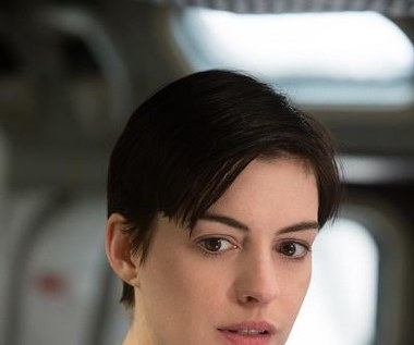 Anne Hathaway w scenie z filmu "Interstellar"