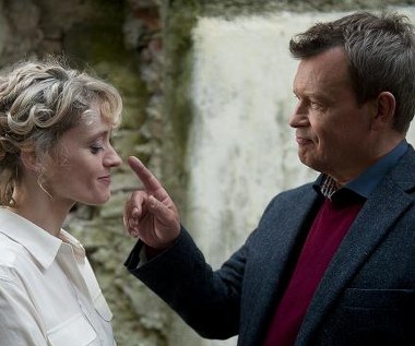 Anne-Marie Duff i Jan Frycz w scenie z filmu "Sanctuary"