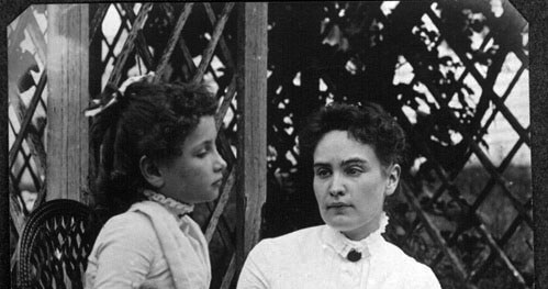 Anne Sullivan z Hellen Keller /domena publiczna