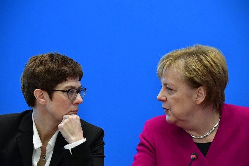 Annegret Kramp-Karrenbauer i Angela Merkel /TOBIAS SCHWARZ / AFP /AFP