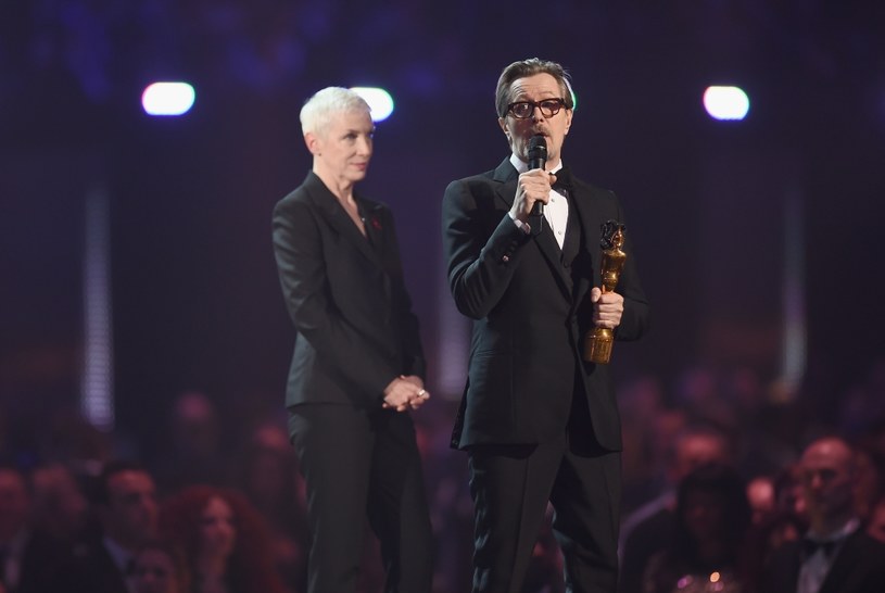 Annie Lennox i Gary Oldman na scenie / Ian Gavan /Getty Images