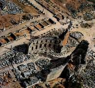 Antalya, ruiny z czasów rzymskich, Turcja /Encyklopedia Internautica
