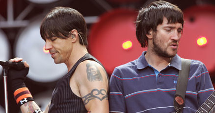 Anthony Kiedis i John Frusciante (RHCP) fot. Gareth Cattermole /Getty Images/Flash Press Media