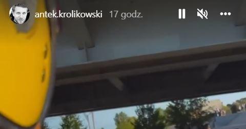 Antoni Królikowski na przejażdżce skuterem /www.instagram.com/antek.krolikowski /Instagram