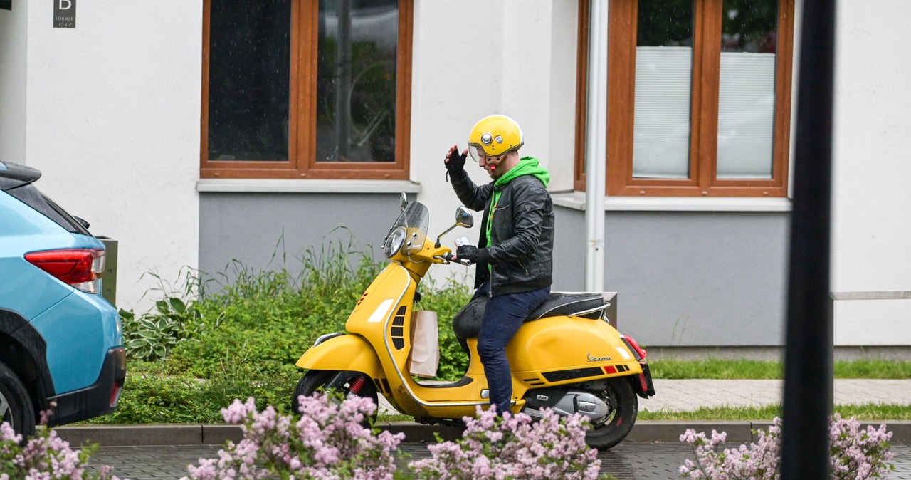 Antoni Królikowski wsiadł na skuter i odjechał /pomponik exclusive