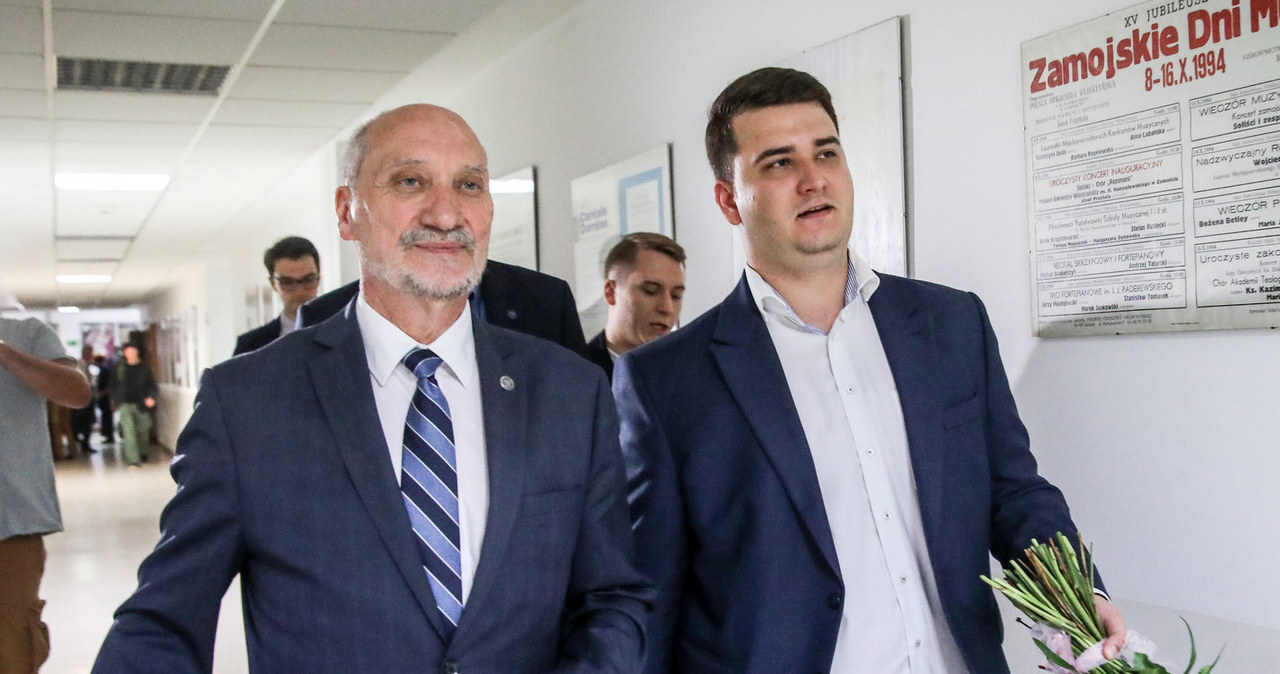 Antoni Macierewicz i Bartłomiej Misiewicz /Iwańczuk/REPORTER /Reporter